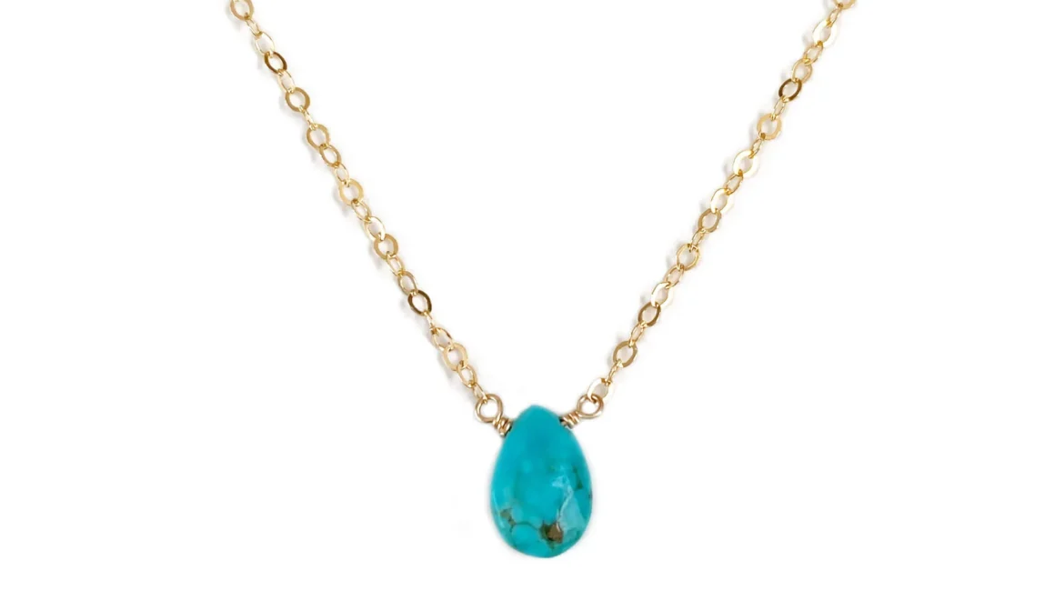 women-turquoise-necklace