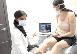 what type of doctor treats varicose veins