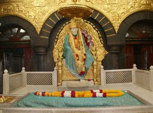 pune to shirdi cab