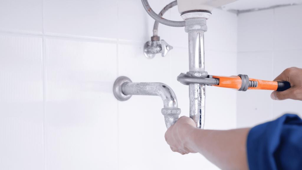 What Steps Help Handle Sudden Pipe Issues Quickly?