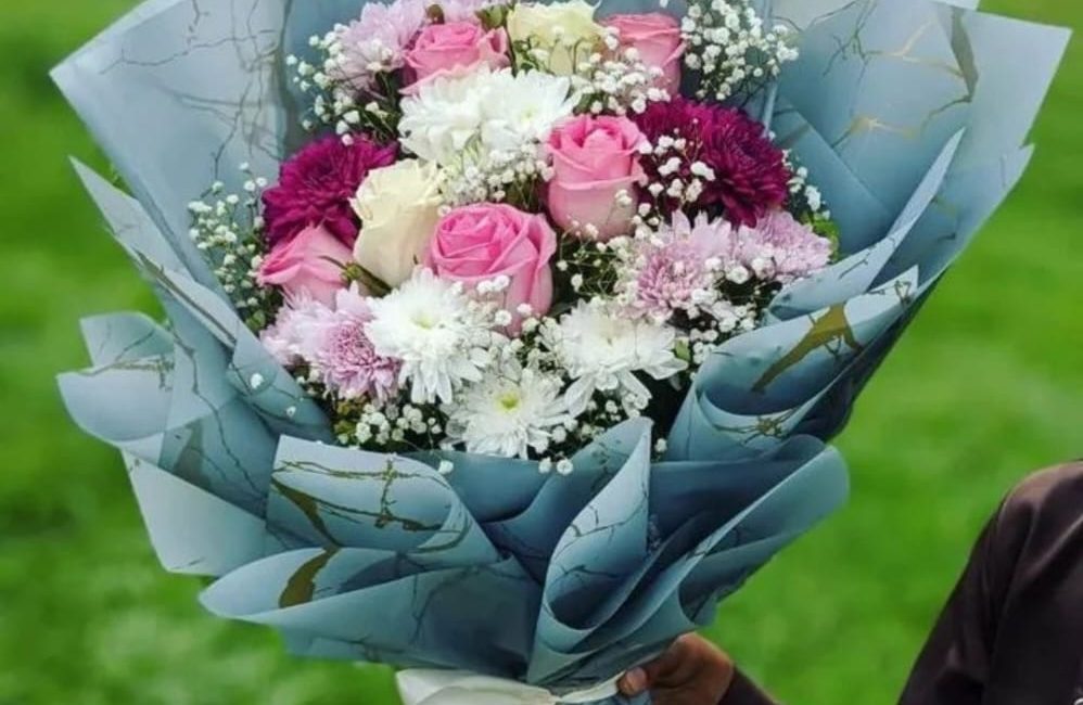 Elegant Same Day Flowers Delivery in Karachi by Rukhsar Flowers