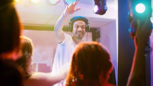 What Skills Make A Djs Perfect For Private Parties?