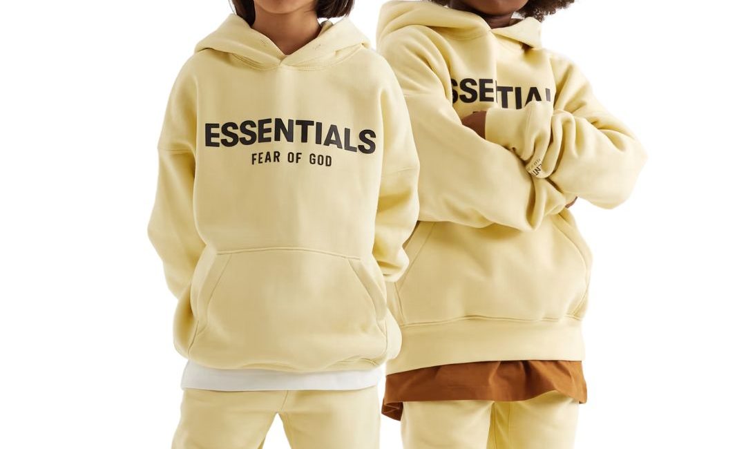 Essentials Hoodie: The Perfect Combination of Comfort, Style, and Everyday Fashion
